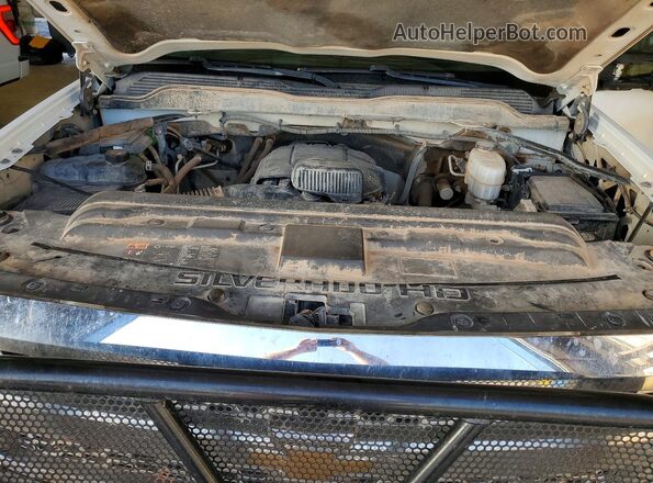 2GC2KREGXK1242900 2019 CHEVROLET SILVERADO White Widok wnętrza z tyłu