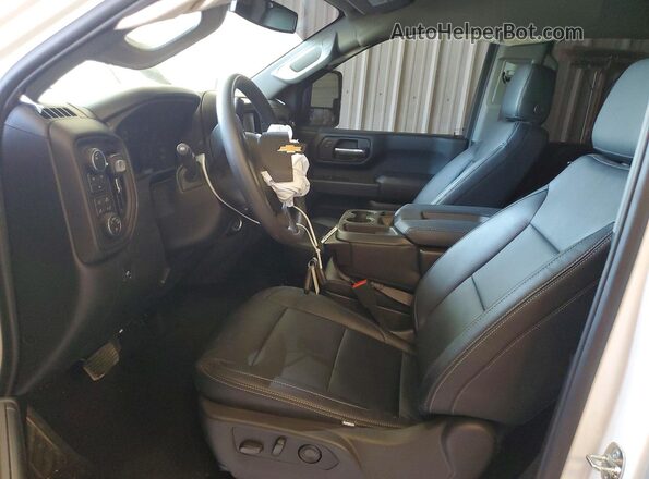 2GC4KME77T1152892 2026 CHEVROLET SILVERADO Белый Вид салона спереди