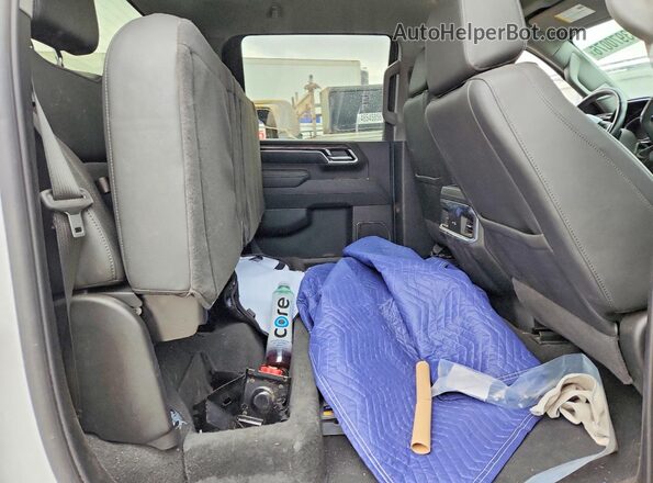 2GC4KUEY6S1111550 2025 CHEVROLET SILVERADO White Widok tylnych siedzeń