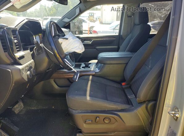 2GC4YNEY8R1271167 2024 CHEVROLET SILVERADO Silver Front interior view