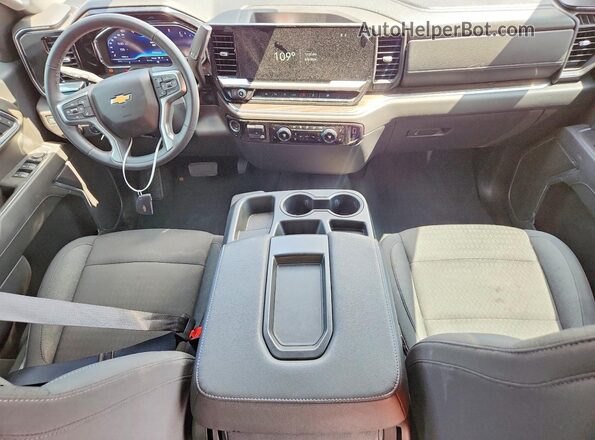 2GCPACEDXS1115852 2025 CHEVROLET SILVERADO Красный Вид панели приборов