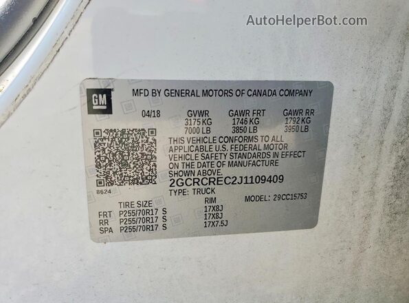 2GCRCREC2J1109409 2018 CHEVROLET SILVERADO White Vista del compartimento del motor