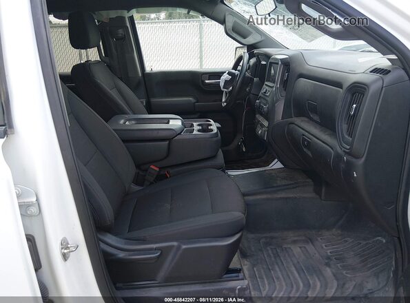 2GCUDAED0R1200935 2024 CHEVROLET SILVERADO White Front interior view