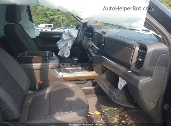 2GCUDEEDXR1183603 2024 CHEVROLET SILVERADO Черный Вид салона спереди