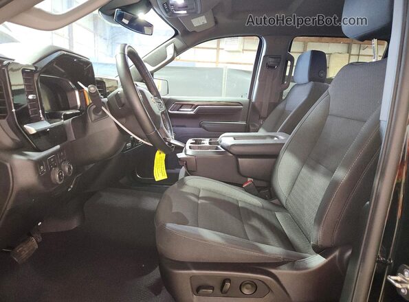 2GCUKDED5T1104183 2026 CHEVROLET SILVERADO Black Вид салону спереду
