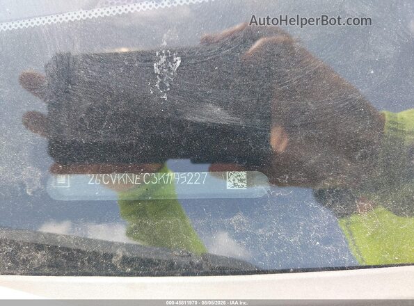 2GCVKNEC3K1195227 2019 CHEVROLET SILVERADO White Engine compartment view