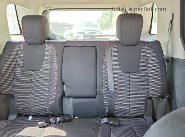 2GKALMEK7H6290984 2017 GMC TERRAIN White Հետևի նստատեղերի տեսք