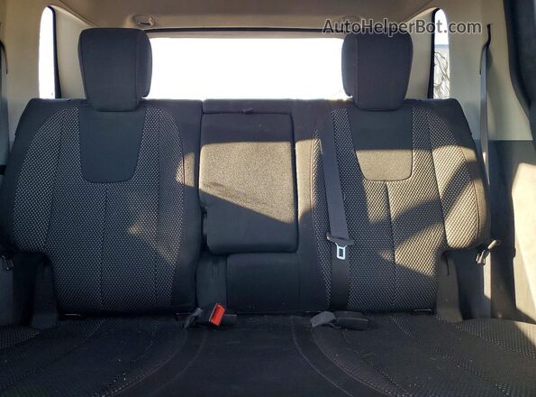 2GKALMEKXH6146040 2017 GMC TERRAIN Gray Vista de los asientos traseros