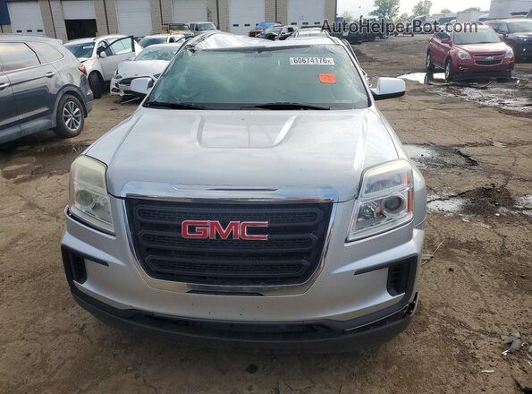 2GKALMEKXH6197666 2017 GMC TERRAIN Silver Widok z przodu