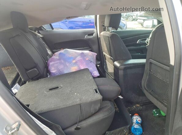 2GKALMEKXH6197666 2017 GMC TERRAIN Silver Widok wnętrza z tyłu