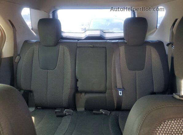 2GNALBEK2H1570977 2017 CHEVROLET EQUINOX Silver Widok tylnych siedzeń