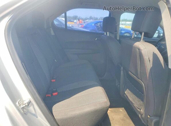 2GNALBEK2H1570977 2017 CHEVROLET EQUINOX Silver Widok wnętrza z tyłu