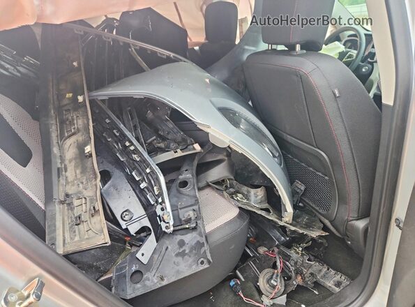 2GNALCEK2H1528718 2017 CHEVROLET EQUINOX Silver Widok wnętrza z tyłu