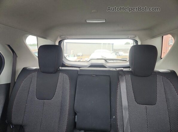 2GNALCEK3H1574087 2017 CHEVROLET EQUINOX Серебряный Вид задних сидений