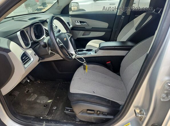 2GNALCEK6H1592115 2017 CHEVROLET EQUINOX Silver Front interior view