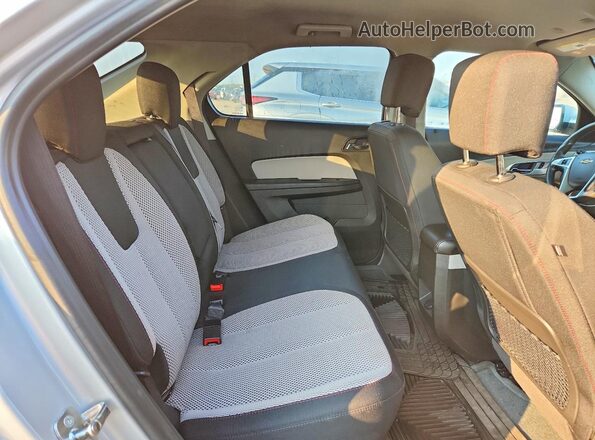 2GNALCEKXH6290734 2017 CHEVROLET EQUINOX Silver Widok wnętrza z tyłu