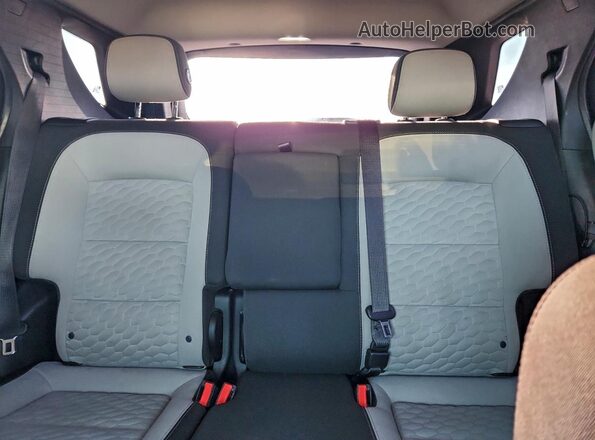 2GNAXFEV2L6233016 2020 CHEVROLET EQUINOX Синий Вид задних сидений