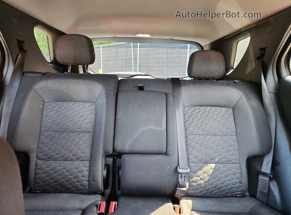 2GNAXJEV3J6251069 2018 CHEVROLET EQUINOX Silver Widok tylnych siedzeń