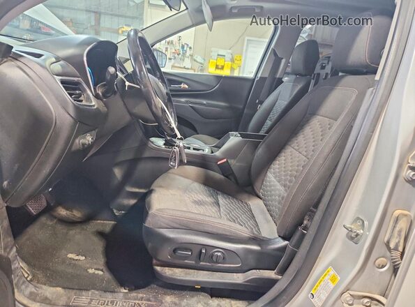 2GNAXJEV7J6138418 2018 CHEVROLET EQUINOX Silver Vista interior delantera