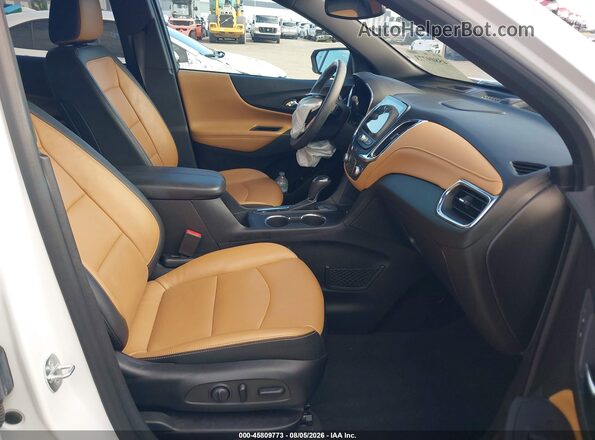 2GNAXMEV0J6100899 2018 CHEVROLET EQUINOX Белый Вид салона спереди