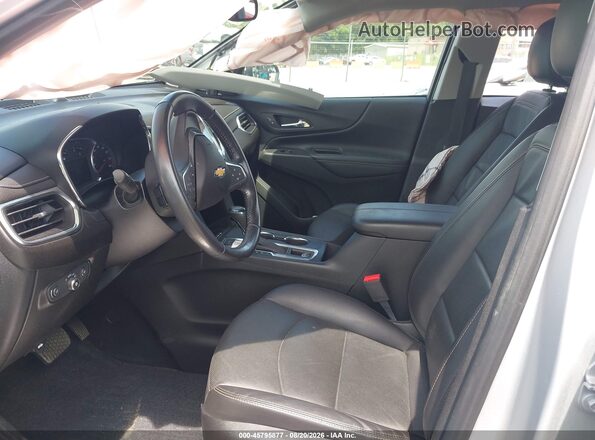 2GNAXPEX8K6174821 2019 CHEVROLET EQUINOX Серебряный Вид салона спереди