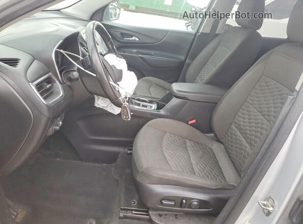 2GNAXSEV2J6330979 2018 CHEVROLET EQUINOX Серебряный Вид салона спереди