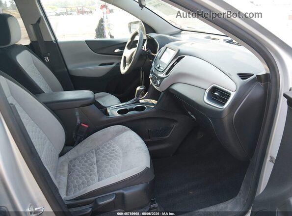 2GNAXSEVXJ6191233 2018 CHEVROLET EQUINOX Серебряный Вид салона спереди