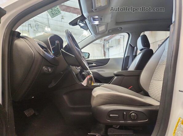 2GNAXTEX5J6206664 2018 CHEVROLET EQUINOX White Front interior view