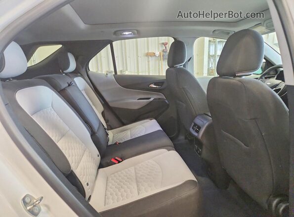 2GNAXTEX5J6206664 2018 CHEVROLET EQUINOX White Rear interior view