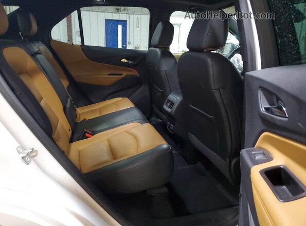 2GNAXWEX4J6321905 2018 CHEVROLET EQUINOX White Rear interior view