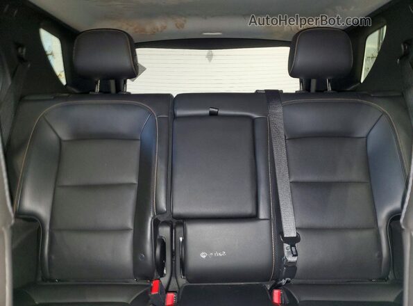 2GNAXWEX5J6266705 2018 CHEVROLET EQUINOX Black Rear seats view