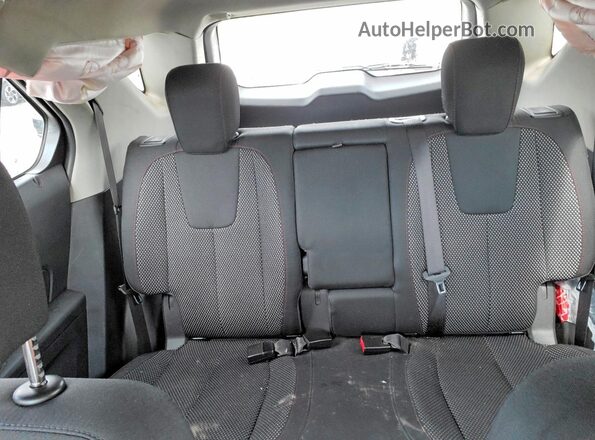 2GNFLEEK1G6244435 2016 CHEVROLET EQUINOX Silver Rear seats view