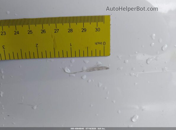 2GNFLEEK4H6327908 2017 CHEVROLET EQUINOX White Widok wnętrza z tyłu