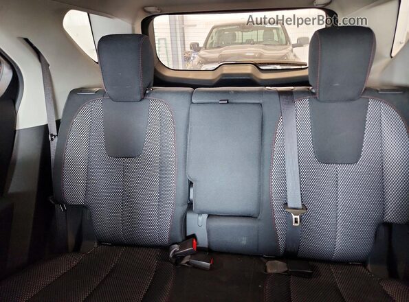 2GNFLFEK7H6121892 2017 CHEVROLET EQUINOX Серебряный Вид задних сидений