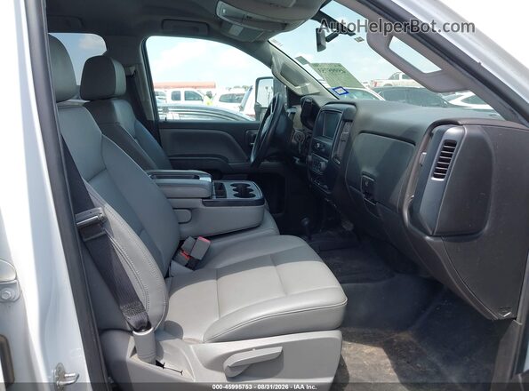 2GT22NEG8K1177084 2019 GMC SIERRA Белый Вид салона спереди