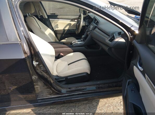 2HGFC2F51JH587484 2018 HONDA CIVIC Black Front interior view