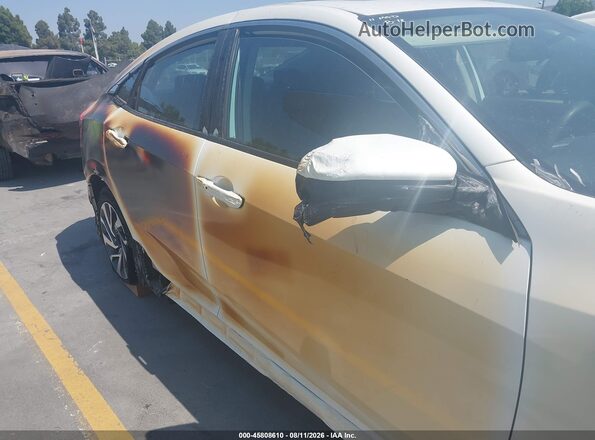 2HGFC2F72JH515551 2018 HONDA CIVIC White 360 interior view