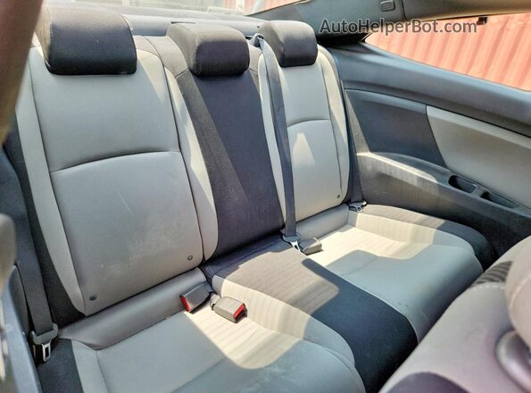 2HGFC3B33GH426329 2016 HONDA CIVIC Green Widok tylnych siedzeń