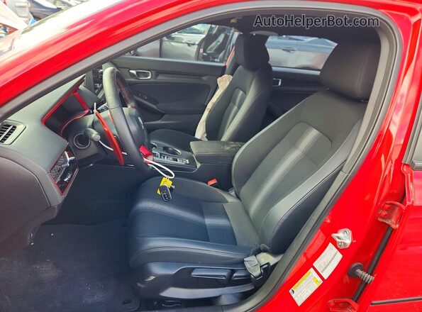 2HGFE2F5XPH111026 2023 HONDA CIVIC Красный Вид салона спереди