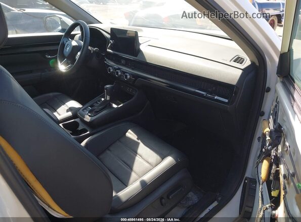 2HKRS3H78RH320221 2024 HONDA CR-V White Front interior view
