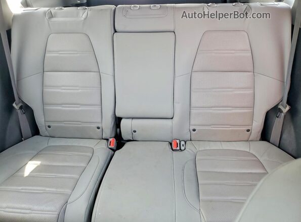 2HKRW2H82KH650692 2019 HONDA CR-V Burgundy Rear seats view