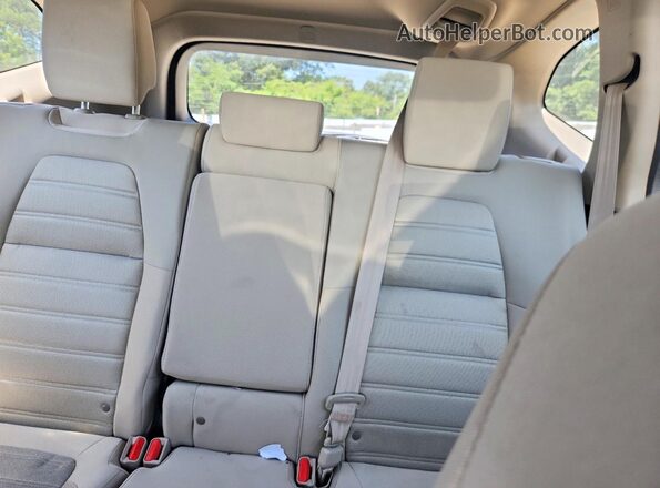 2HKRW6H33HH201381 2017 HONDA CR-V White Rear seats view