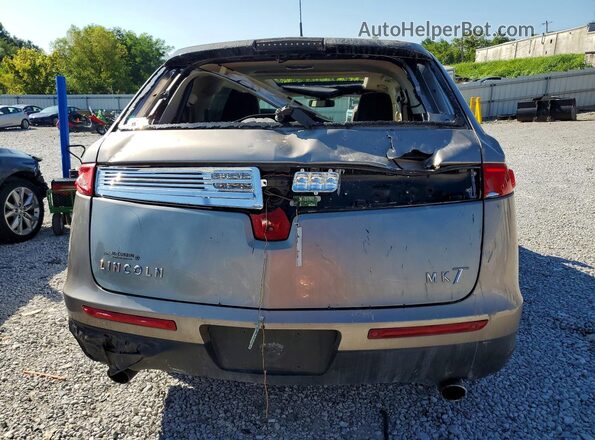 2LMHJ5AT0JBL01695 2018 LINCOLN MKT Tan Вид ззаду