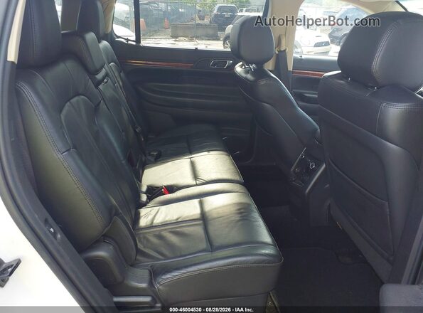 2LMHJ5AT3JBL01254 2018 LINCOLN MKT White Widok naklejki z numerem VIN