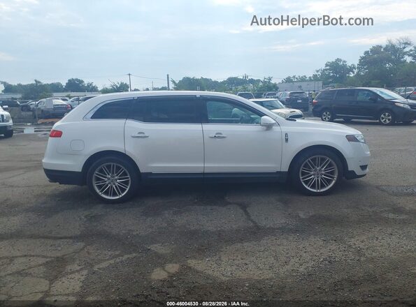 2LMHJ5AT3JBL01254 2018 LINCOLN MKT White Widok wnętrza z tyłu