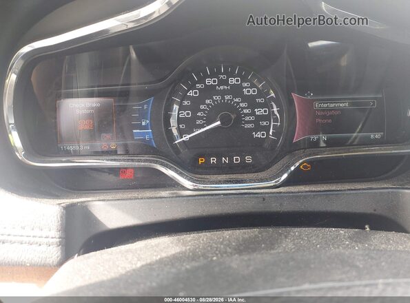 2LMHJ5AT3JBL01254 2018 LINCOLN MKT White Widok tylnych siedzeń