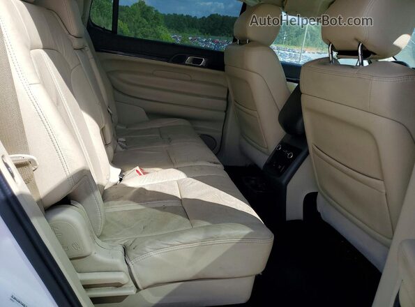 2LMHJ5AT5KBL01869 2019 LINCOLN MKT White Rear interior view