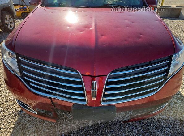 2LMHJ5AT7JBL00706 2018 LINCOLN MKT Red Engine compartment view