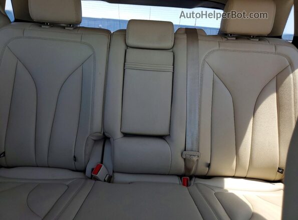2LMPJ6J92KBL57340 2019 LINCOLN NAUTILUS White უკანა სავარძლების ხედი