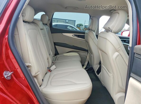 2LMPJ6J92LBL21360 2020 LINCOLN NAUTILUS Red Vista interior trasera